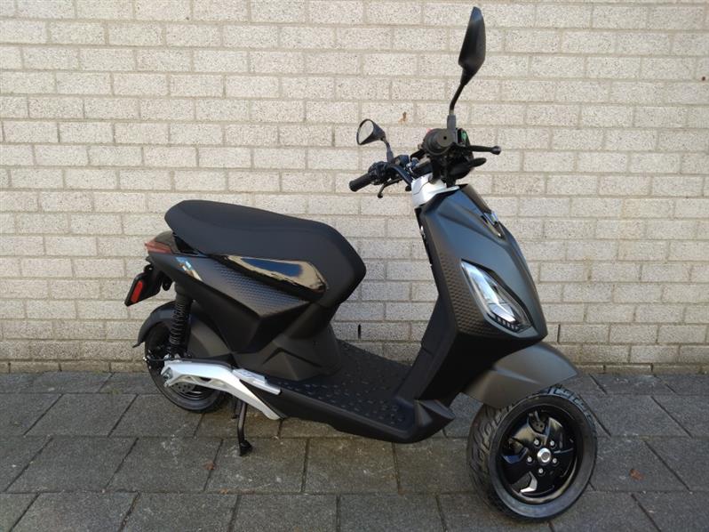 Piaggio One